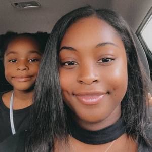 Meet your Posher, Ariana